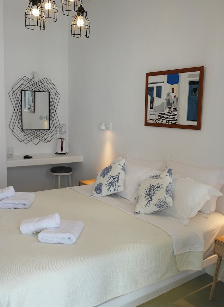 mykonos pantheon