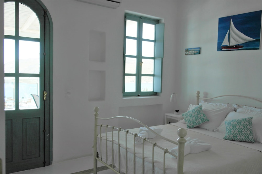 mykonos pantheon