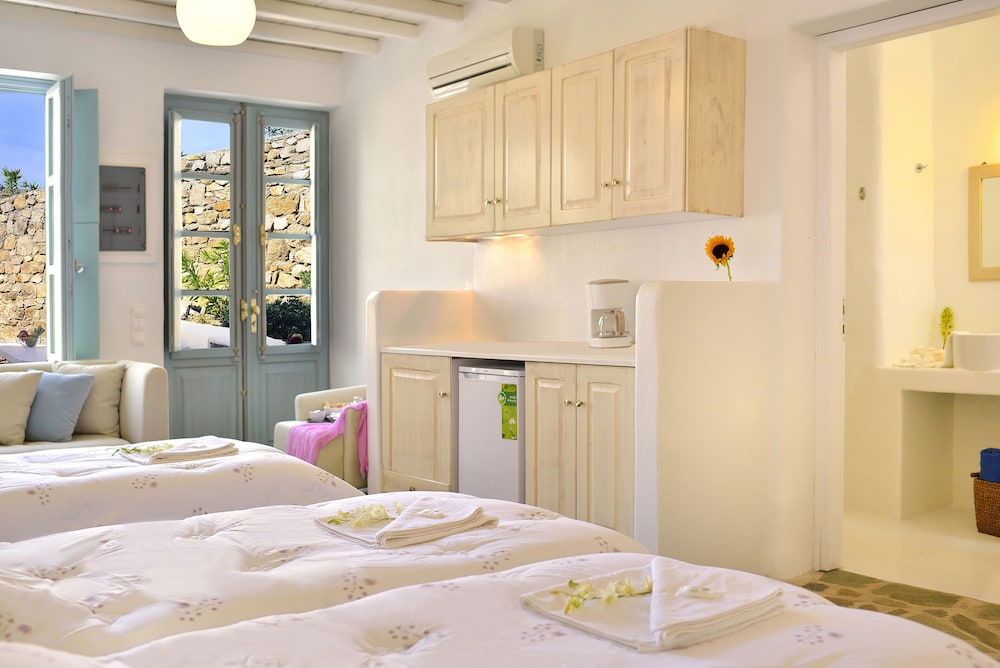 mykonos pantheon