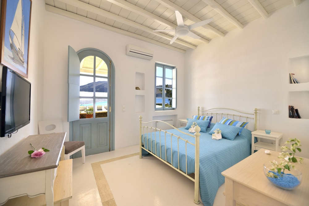 mykonos pantheon