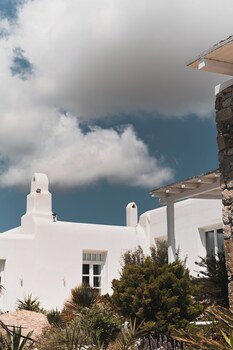 mykonos pantheon