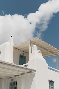 mykonos pantheon