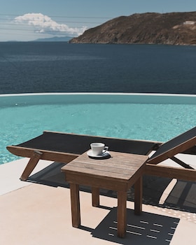 mykonos pantheon