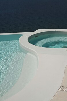 mykonos pantheon