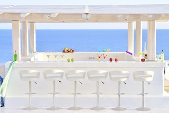 mykonos pantheon