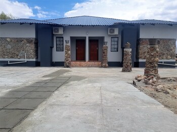 pelican lodge and camping