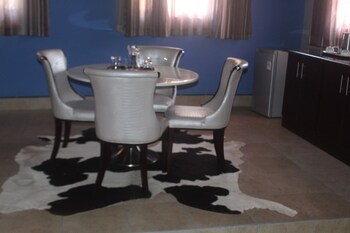 pelican lodge and camping