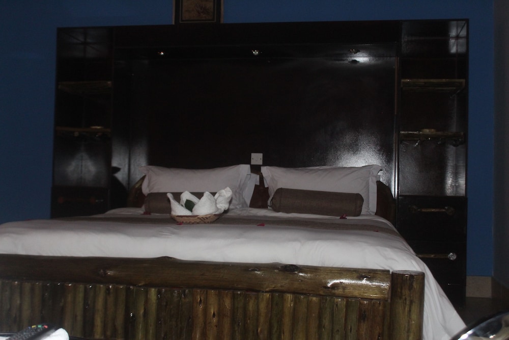 pelican lodge and camping