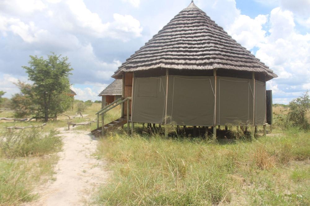 pelican lodge and camping