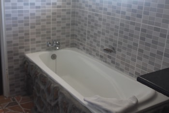 pelican lodge and camping