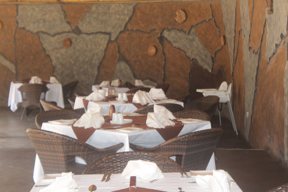 pelican lodge and camping