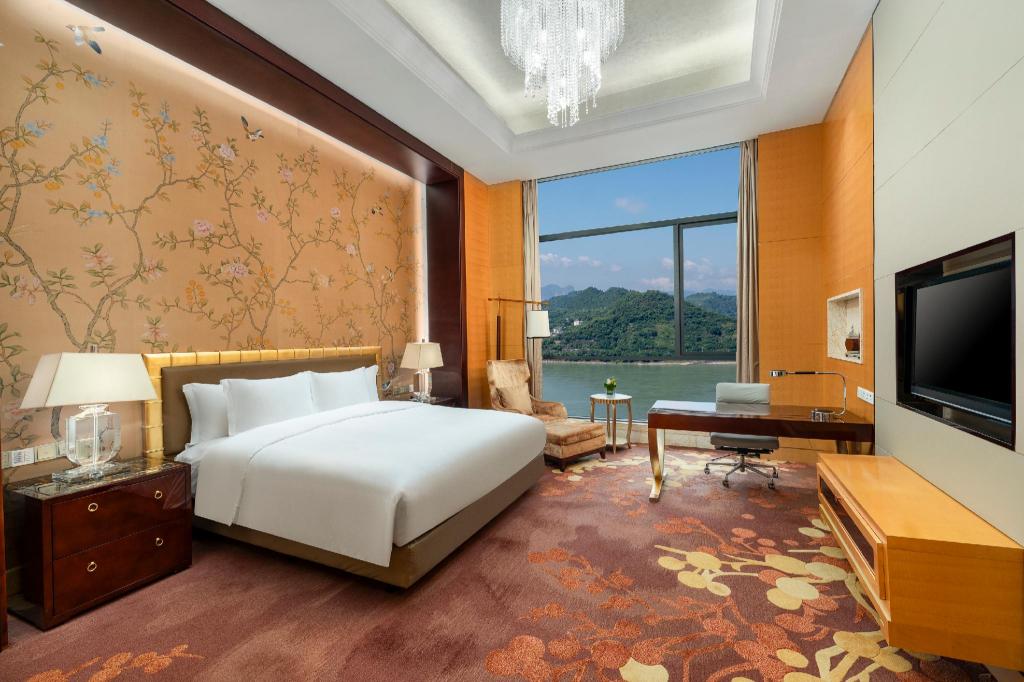 crowne plaza yichang by ihg