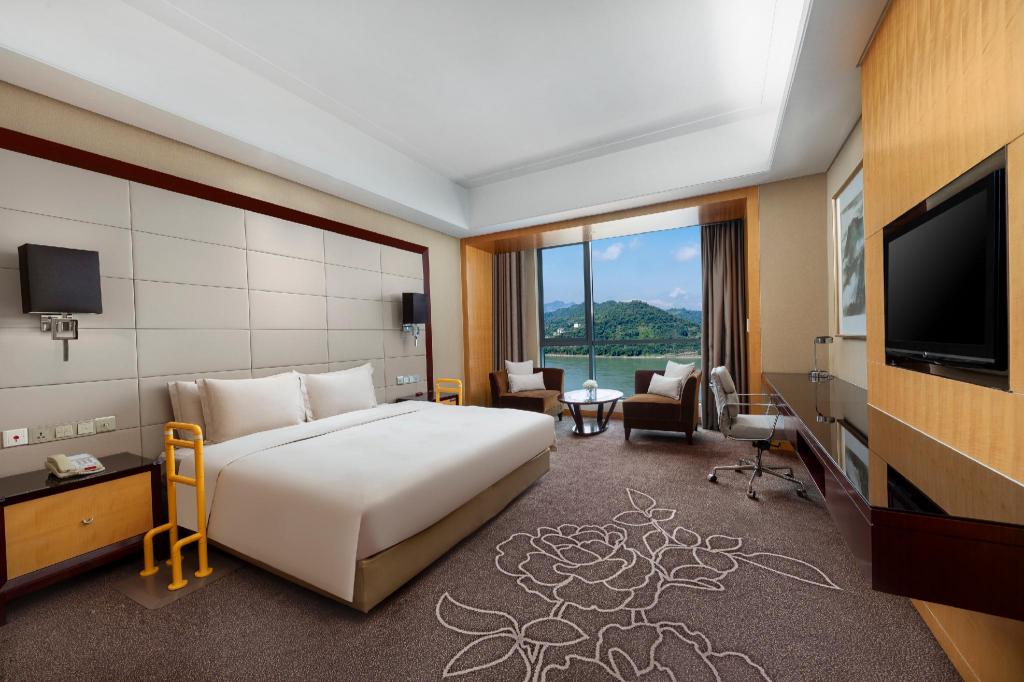 crowne plaza yichang by ihg