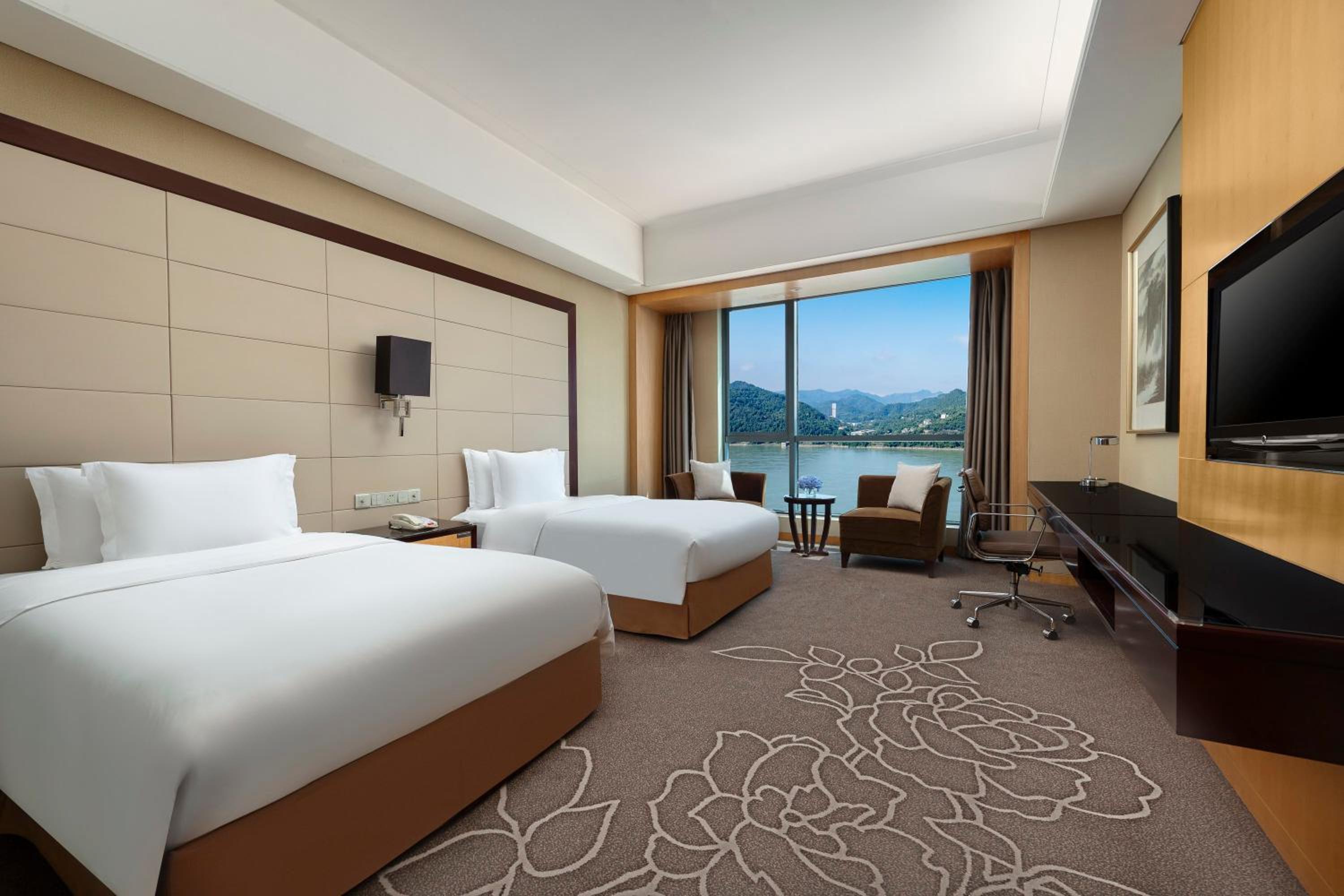 crowne plaza yichang by ihg