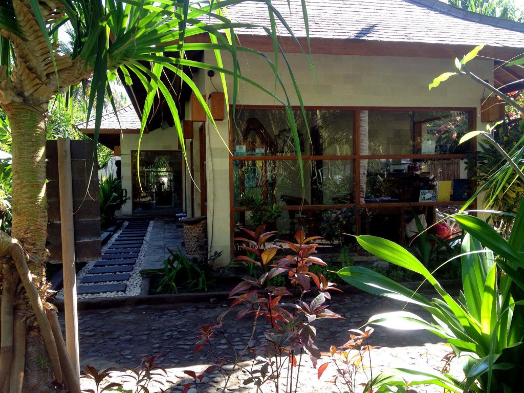 gili luxury villa