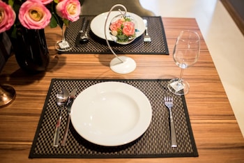 hic at night bazaar 721