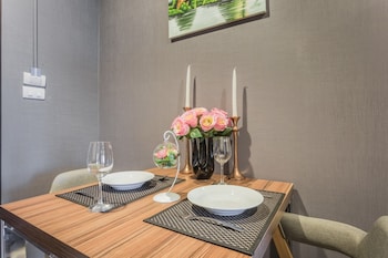 hic at night bazaar 721