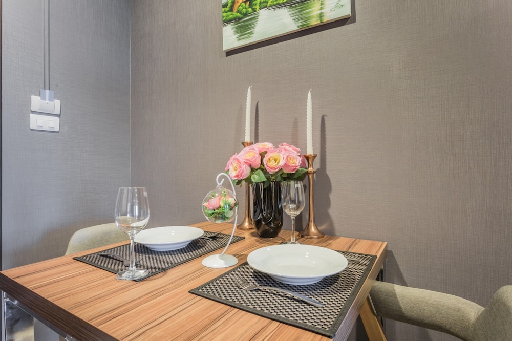 hic at night bazaar 721