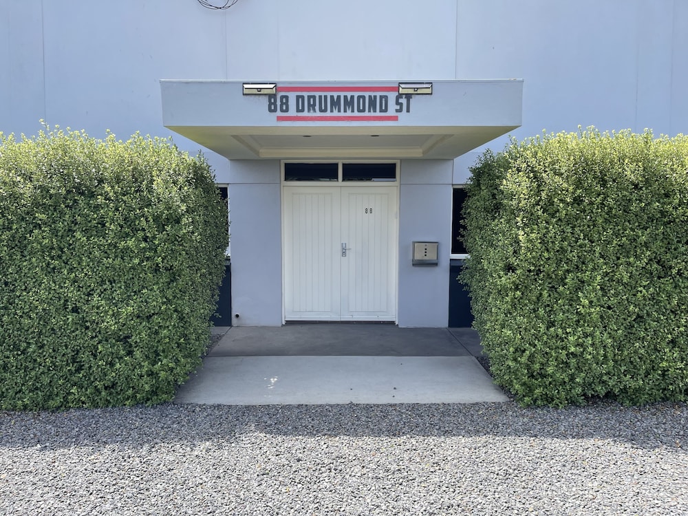 austral place 88 via merri river