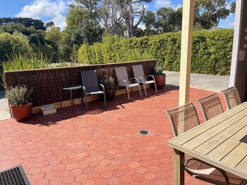 austral place 88 via merri river