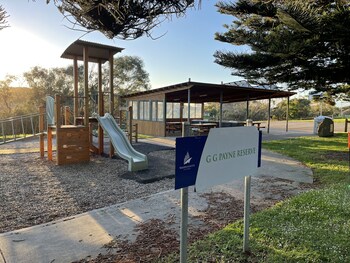 austral place 88 via merri river