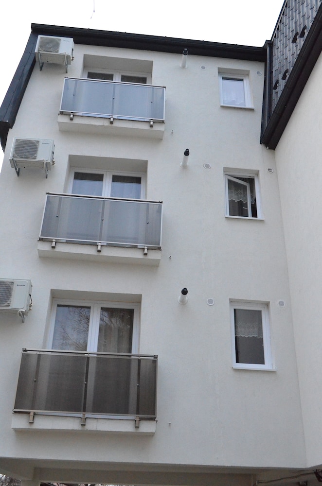 alexys residence 5