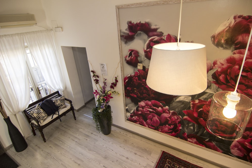 7 rooms