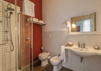 7 rooms
