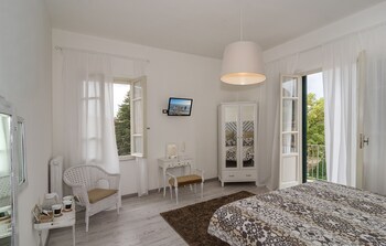 7 rooms