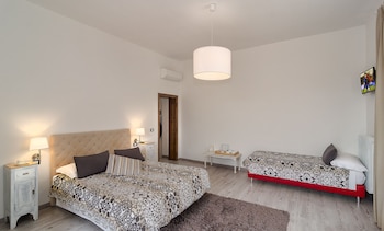7 rooms