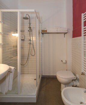 7 rooms