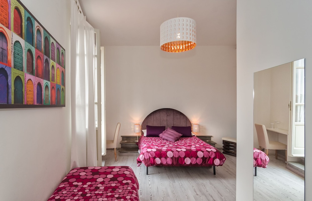 7 rooms