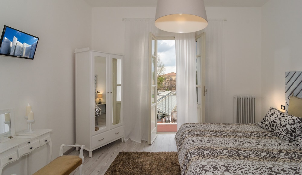 7 rooms