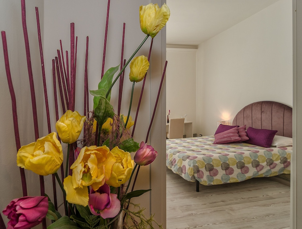7 rooms