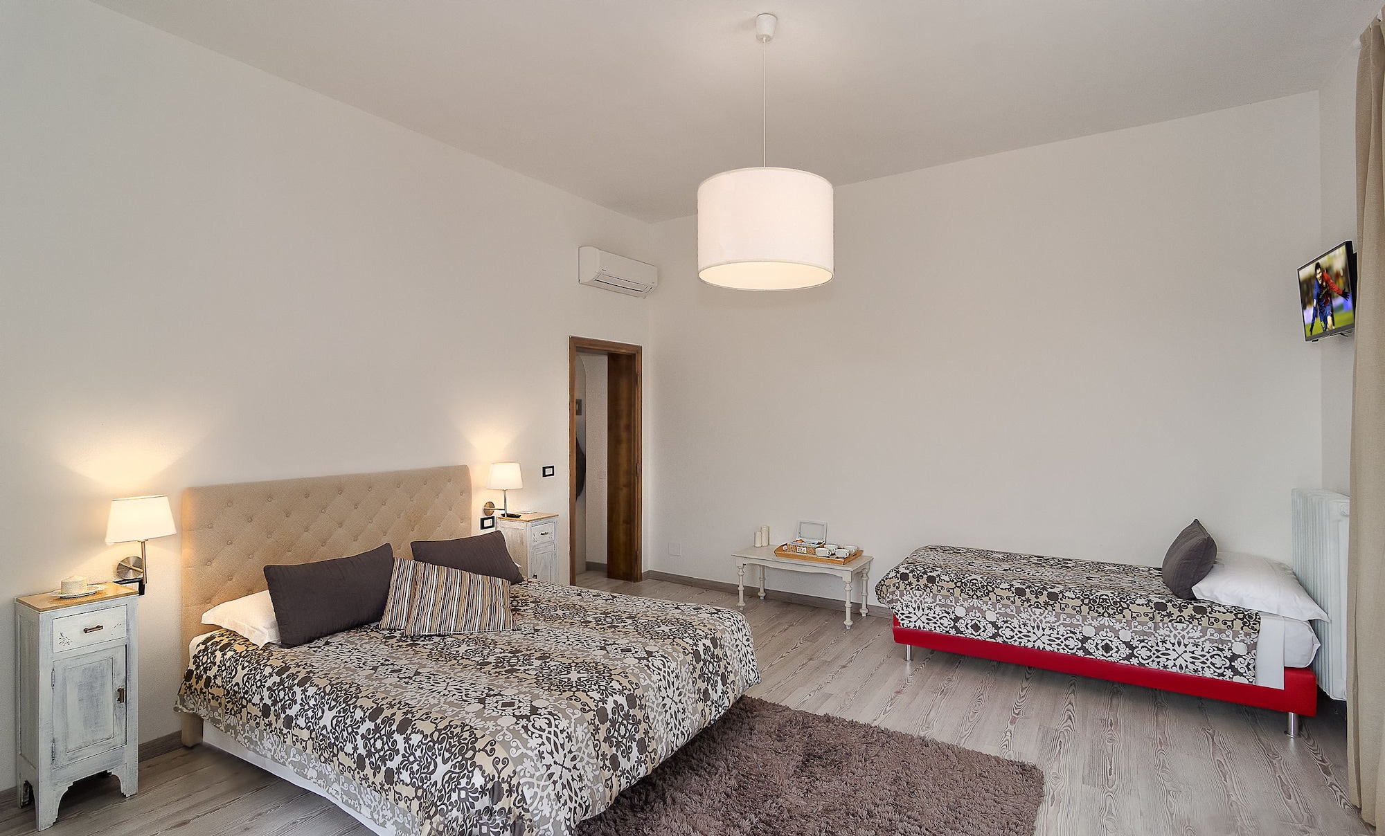7 rooms