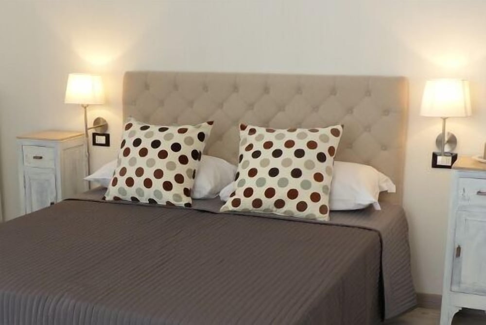 7 rooms
