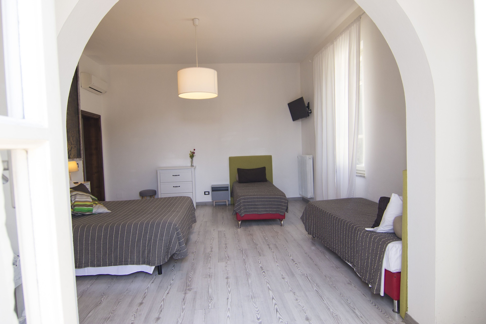 7 rooms