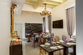 gcf luxury suites guest house