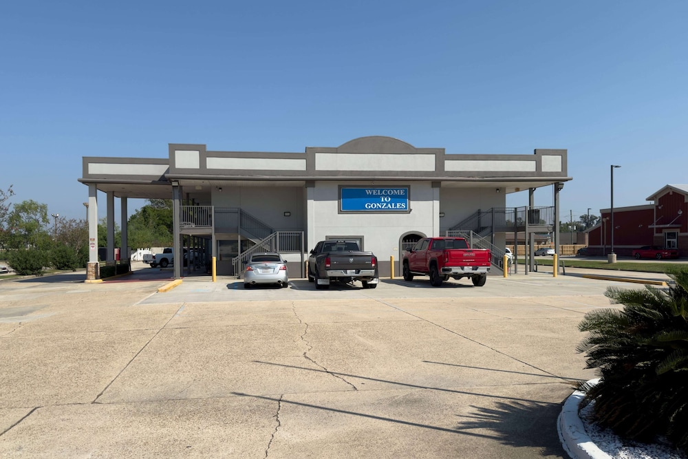 days inn by wyndham gonzales