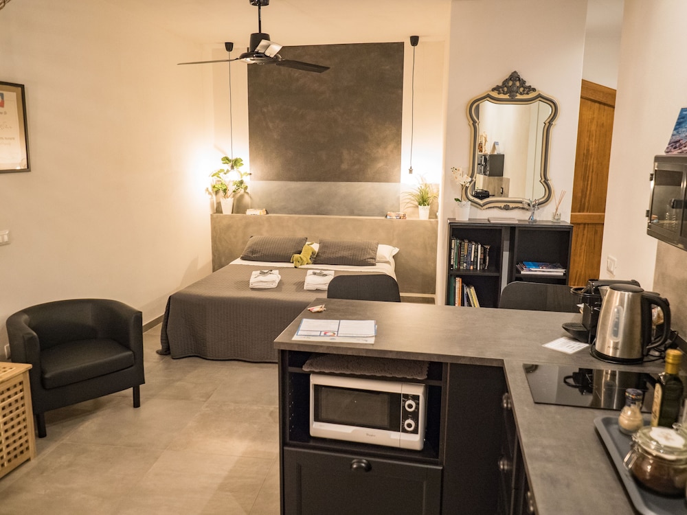 camaella luxury studio