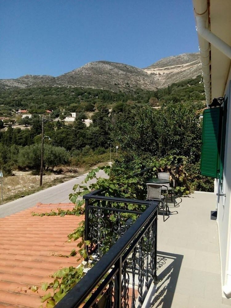 studio apartments a breath away from myrtos by prime