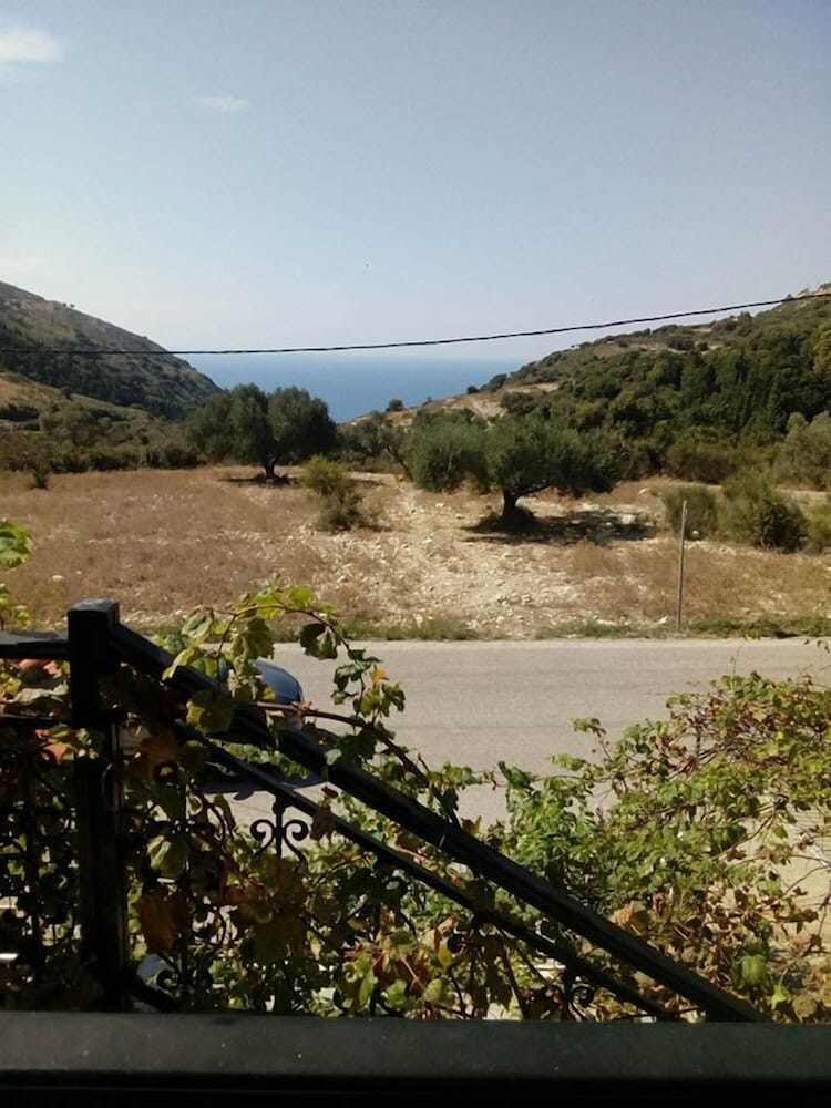 studio apartments a breath away from myrtos by prime