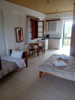 studio apartments a breath away from myrtos by prime