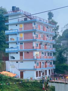 hotel himalayan glacier