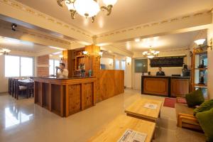 hotel himalayan glacier