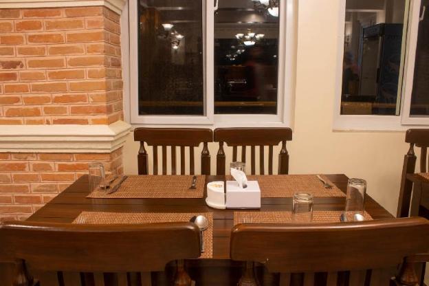 hotel himalayan glacier