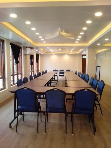 hotel himalayan glacier