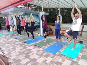 hotel himalayan glacier