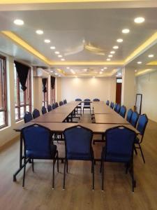 hotel himalayan glacier