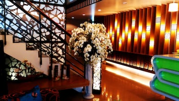 tonkok hotel